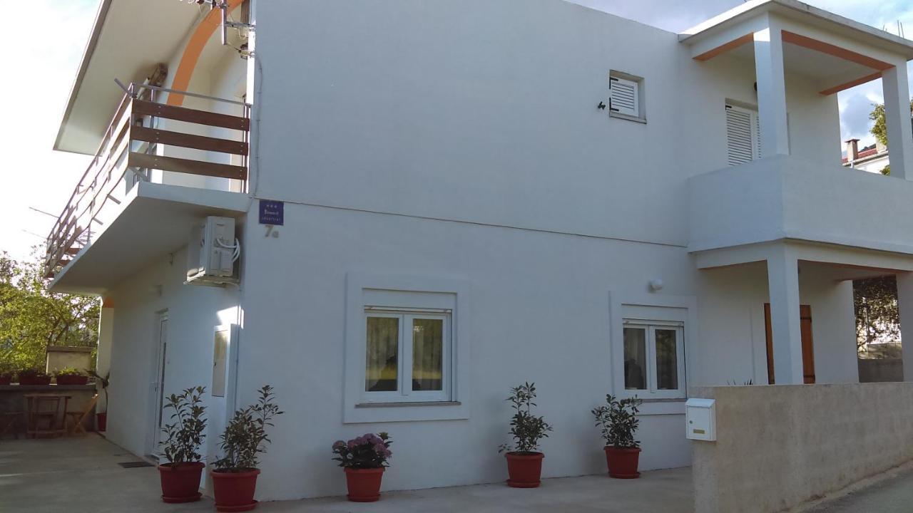 Apartman Borna ستاريغغاد باكلينتسا المظهر الخارجي الصورة