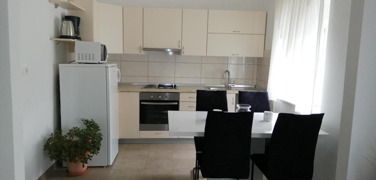 Apartman Borna ستاريغغاد باكلينتسا المظهر الخارجي الصورة