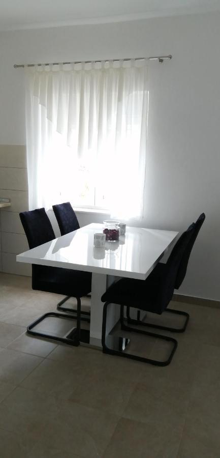 Apartman Borna ستاريغغاد باكلينتسا المظهر الخارجي الصورة